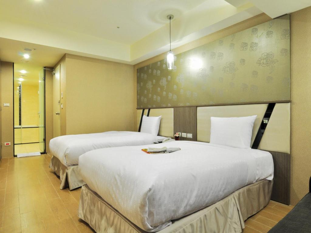 Goodness Plaza Hotel - Deluxe Twin Room