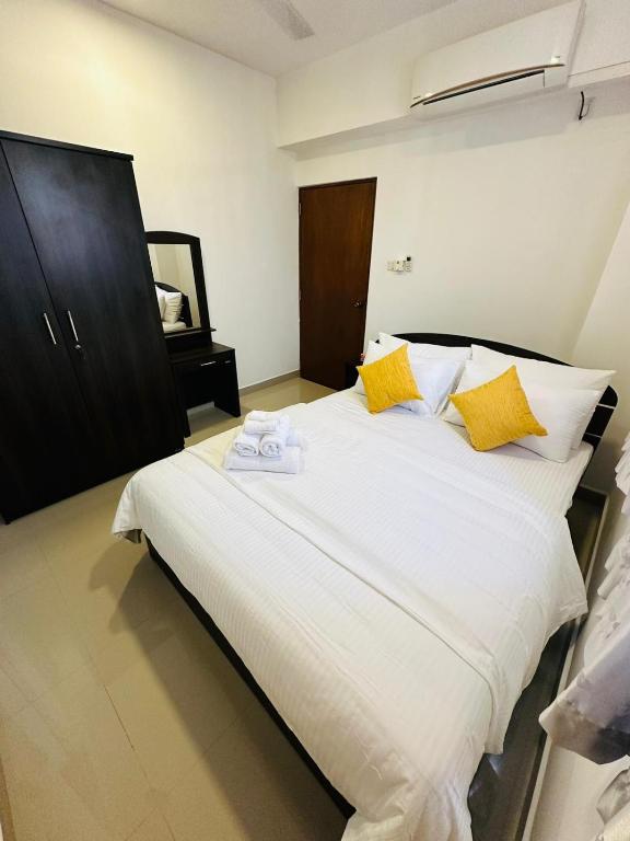 Postel nebo postele na pokoji v ubytování Lovish luxury villa