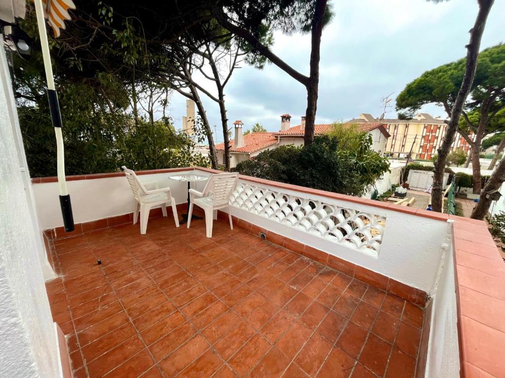 En balkon eller terrasse på Nuevos Apartamentos frente al mar y a la playa