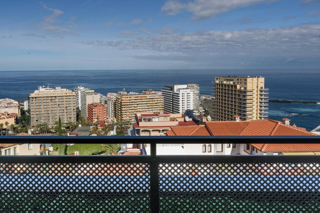 Nespecifikovaný výhled na moře nebo výhled na moře při pohledu z hotelu