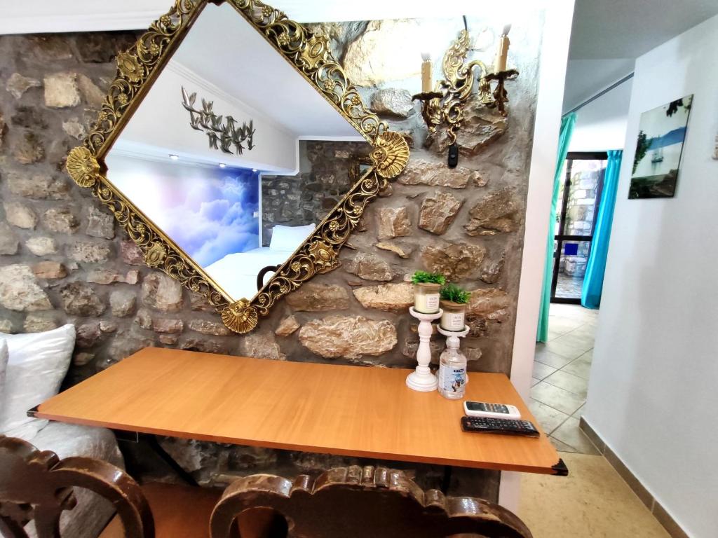 Zdjęcie z galerii obiektu Naupactus unique harbor apartment in a stone house! w mieście Nafpaktos