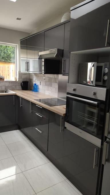 Kuchyň nebo kuchyňský kout v ubytování Studio with Private Kitchen