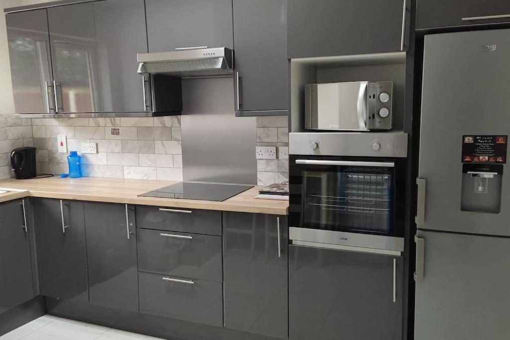 Kuchyň nebo kuchyňský kout v ubytování Studio with Private Kitchen