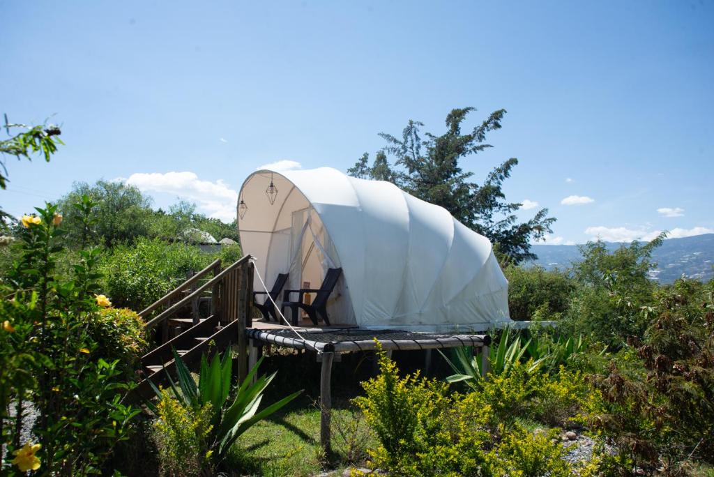 Loodusmaastik of the luxury tent lähedal