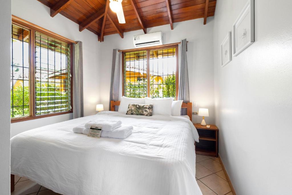 Postel nebo postele na pokoji v ubytování Hotel Bahia Esmeralda