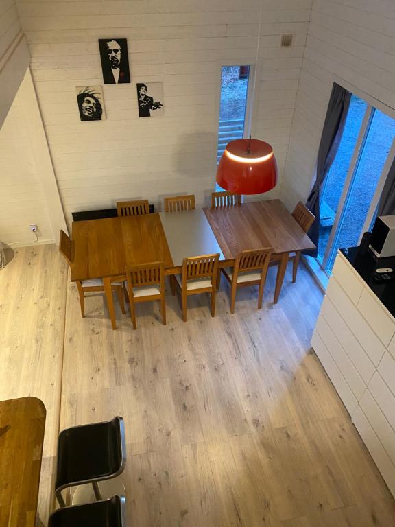 Posezení v ubytování Stuga på ö / närhet till vatten