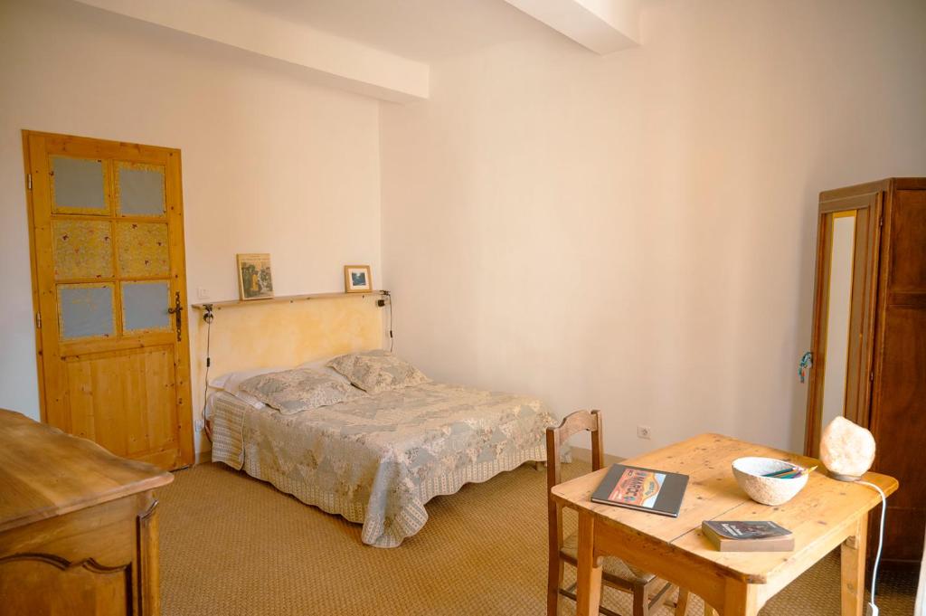 LE DEFFEND VIEUX - Quadruple Room With Private External Bathroom