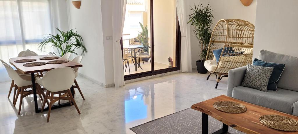 Posezení v ubytování Luxury apartment in the heart of Moraira & 200mtrs from the sea
