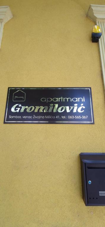 Certificato, attestato, insegna o altro documento esposto da Apartmani i sobe Gromilovic SPA