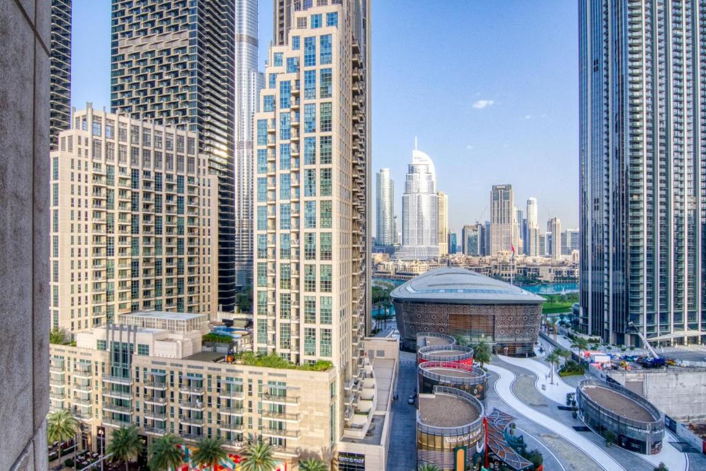 Nespecifikovaný výhled na destinaci Dubaj nebo výhled na město při pohledu z prázdninového domu