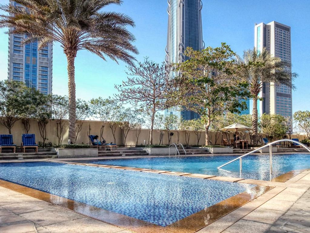 Bazén v ubytování The Lofts - Luxurious space with Burj Khalifa View nebo v jeho okolí