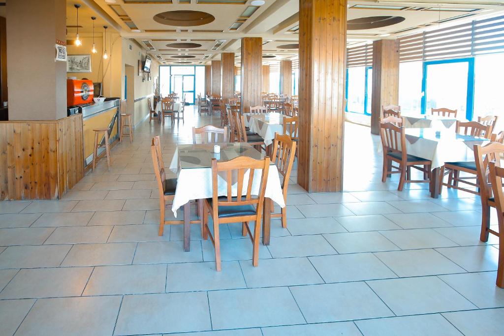 Restaurace v ubytování Hotel Ambasador