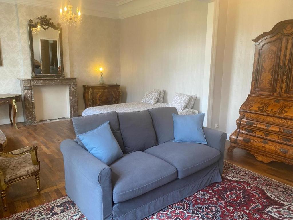 Coin salon dans l'établissement Château de Porcheresse