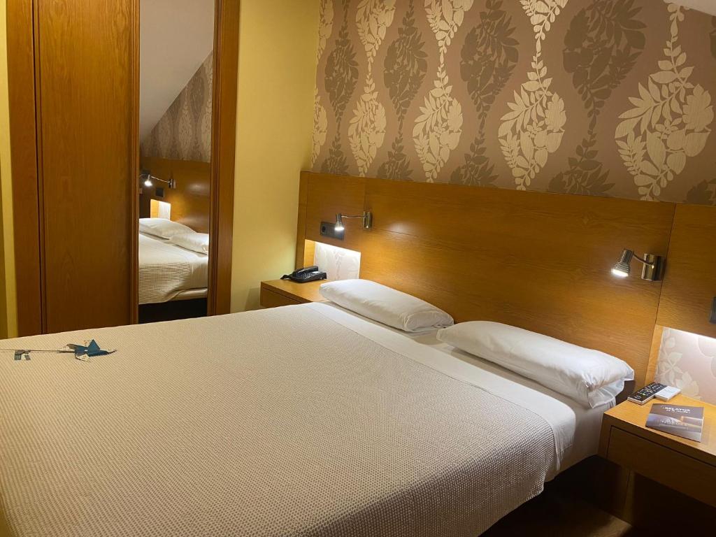 Hotel Nordés - Doppel- Oder Zweibettzimmer – Dachgeschoss
