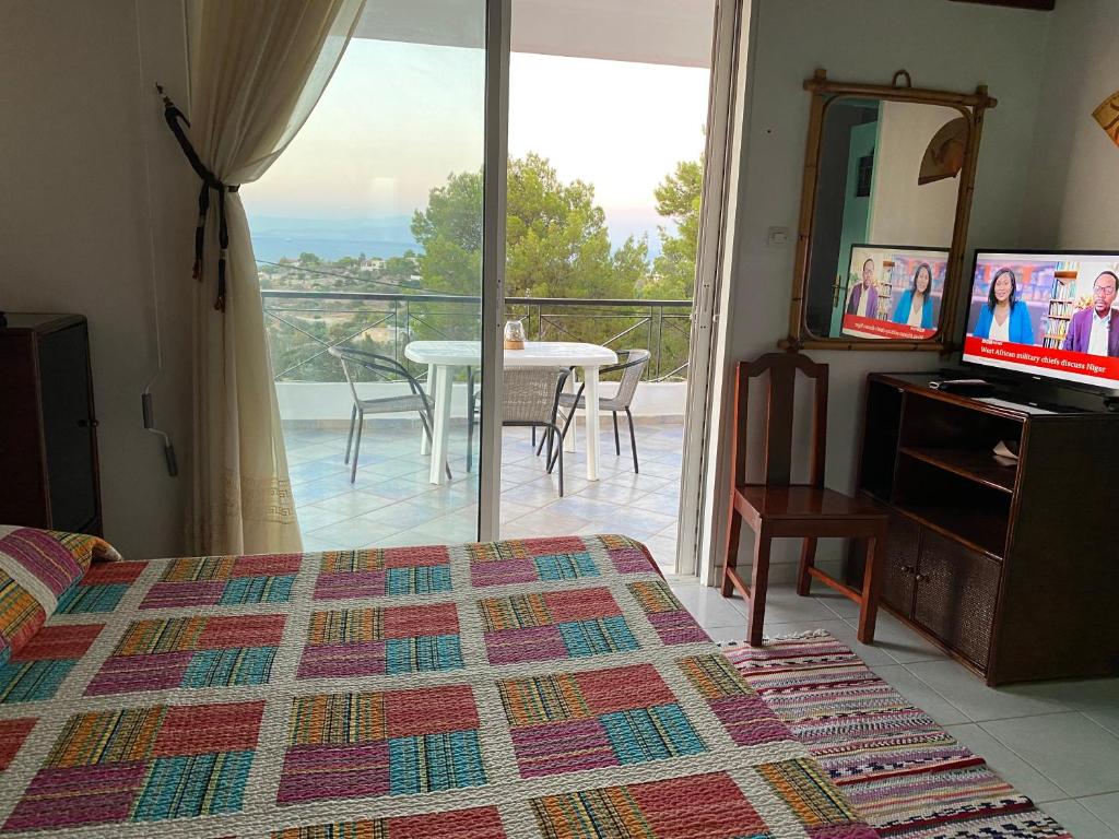 Postel nebo postele na pokoji v ubytování Completely self-contained rental, Aegina
