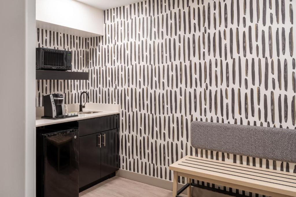 Atwell Suites Austin Airport by IHG photo