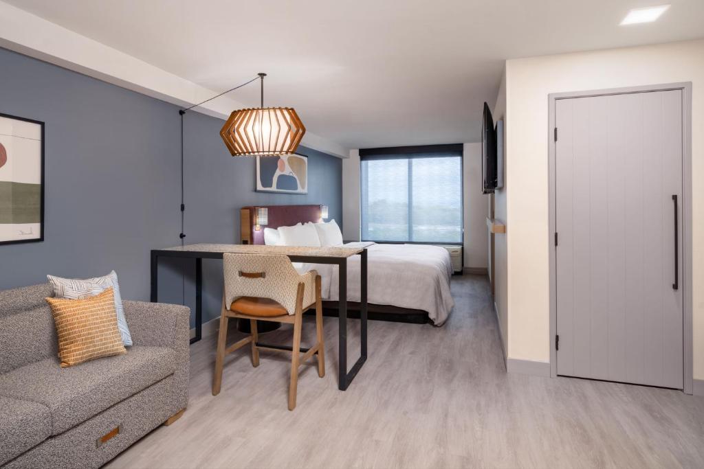 Atwell Suites Austin Airport by IHG photo