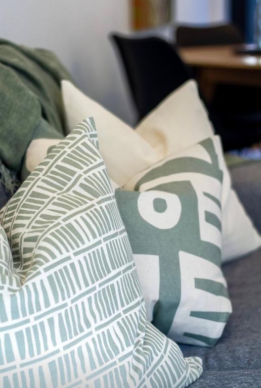 3Mins to Hospital & Hagley Park - Resim 15