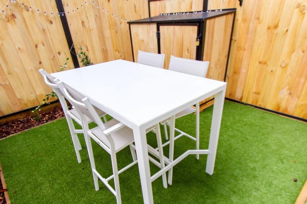 3Mins to Hospital & Hagley Park - Resim 37