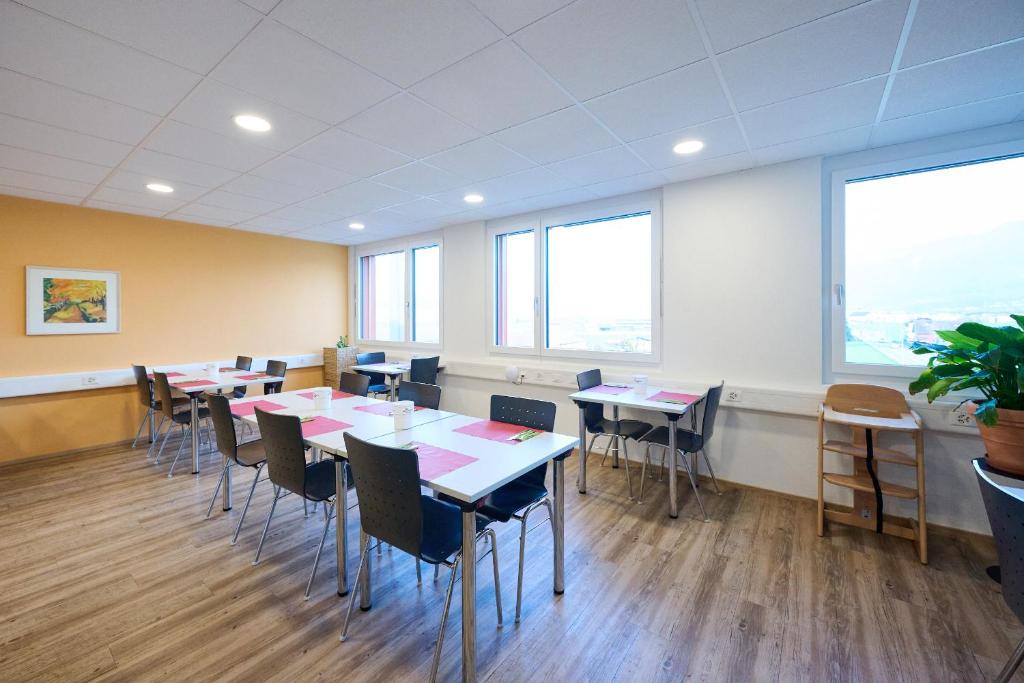 Restaurace v ubytování Hotel am Kreisel Self-Check-In by Smart Hotels