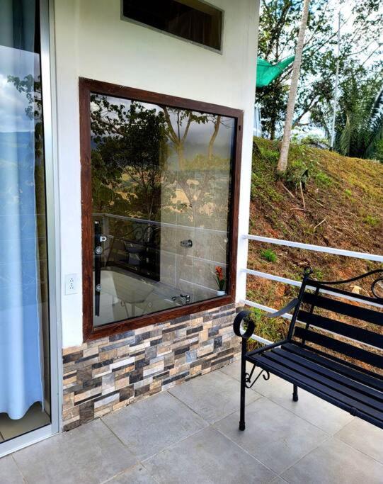 Balkón nebo terasa v ubytování Suite Frente a la Cascada