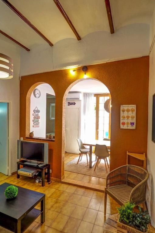 A seating area at Charming Patio by Hello Homes Sitges