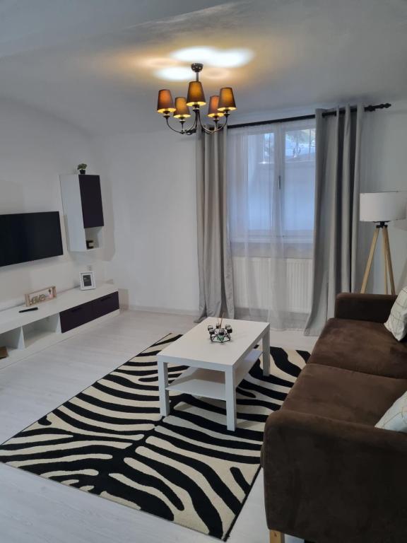 Μια τηλεόραση ή/και κέντρο ψυχαγωγίας στο Creative Apartment
