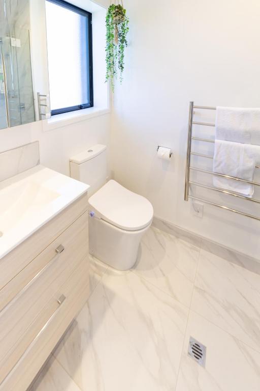 Central Oasis: Charming Studio with Backyard - Resim 8