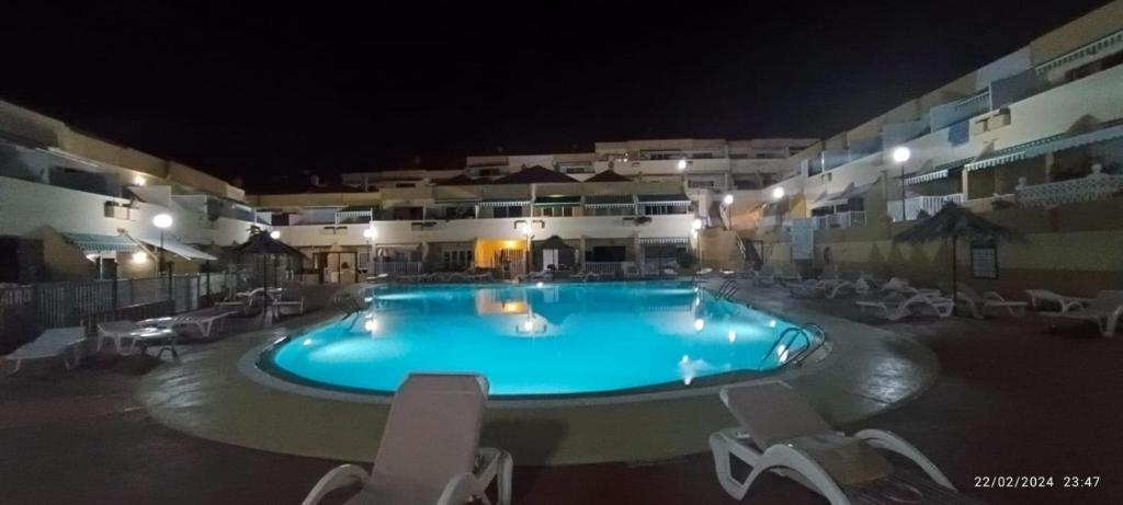 The swimming pool at or close to Sunny pool view & Airco apartament Symon Mareverde
