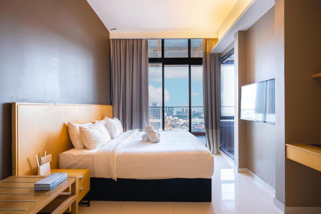 Greystone 99 Suites - Suite With Balcony