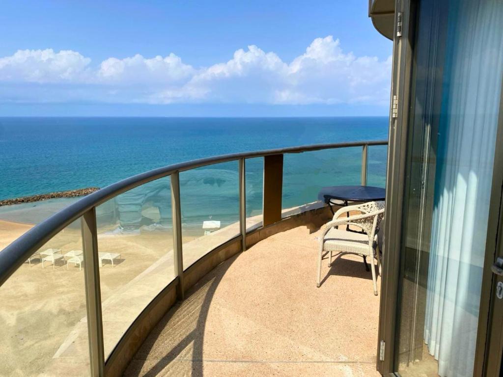 Almog Beach Apartments מגדלי חוף הכרמל חיפה - Apartamento Con Vista Al Mar