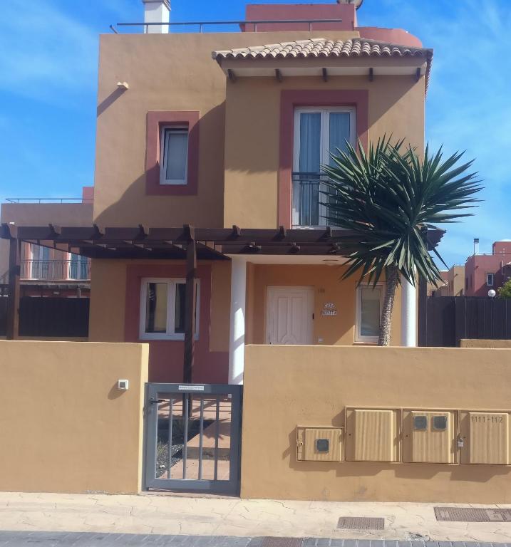 Luxury Villa with heated pool in Corralejo