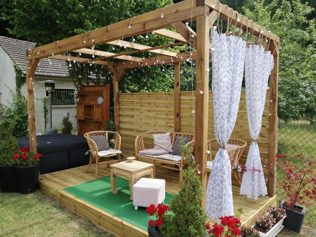 Zahrada ubytování Choisy le Jacuzzi