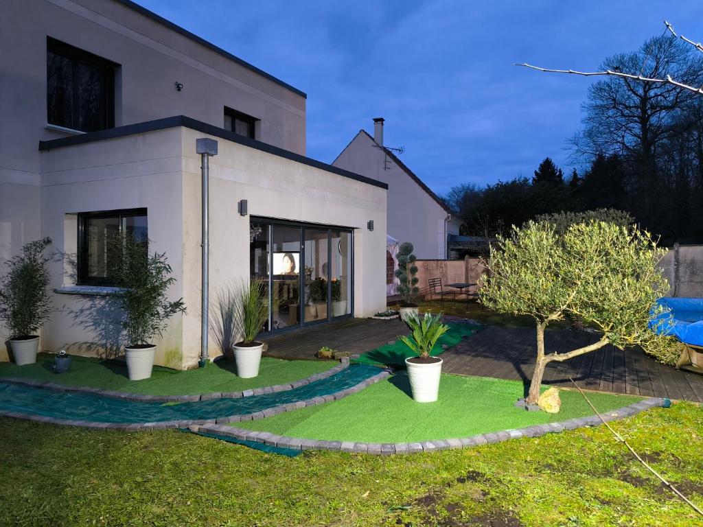 Zahrada ubytování Choisy le Jacuzzi