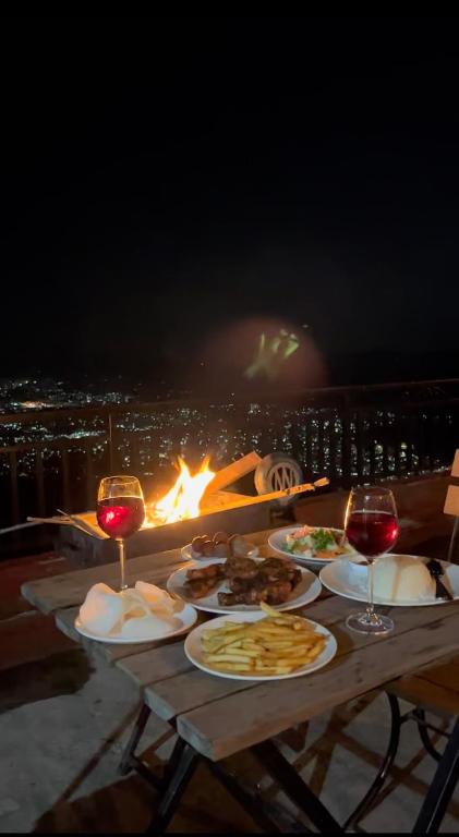 Bebidas em Superview Lodge, Best Himalayan Sunrise in Sarangkot