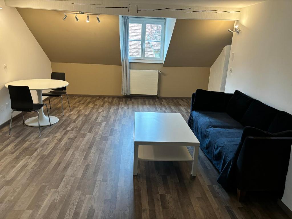 Posezení v ubytování Ruhige 2 Zimmer Wohnung
