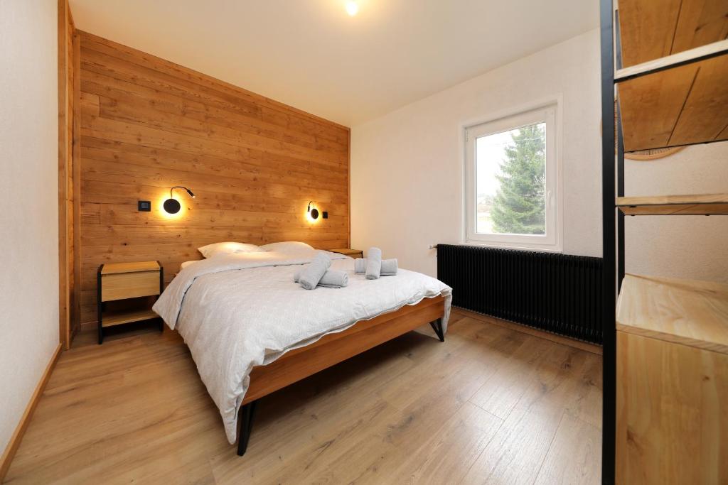 Postel nebo postele na pokoji v ubytování Gîte L'Echappée de 2 à 10 pers rénové à neuf