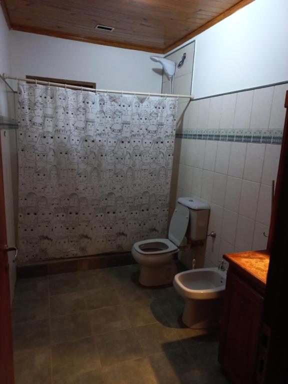 Koupelna v ubytování Cabañas Raíces Pampeanas