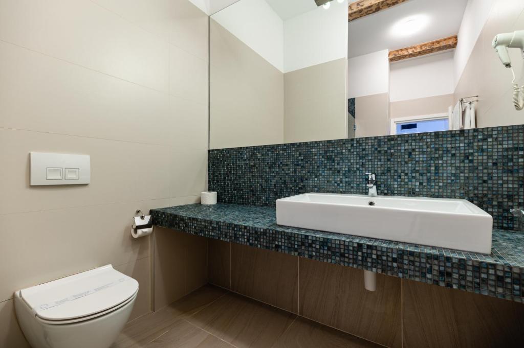 Azur Palace Luxury Rooms - 17