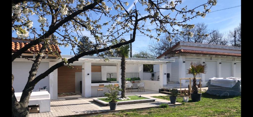 Budova, v ktorej sa apartmán nachádza