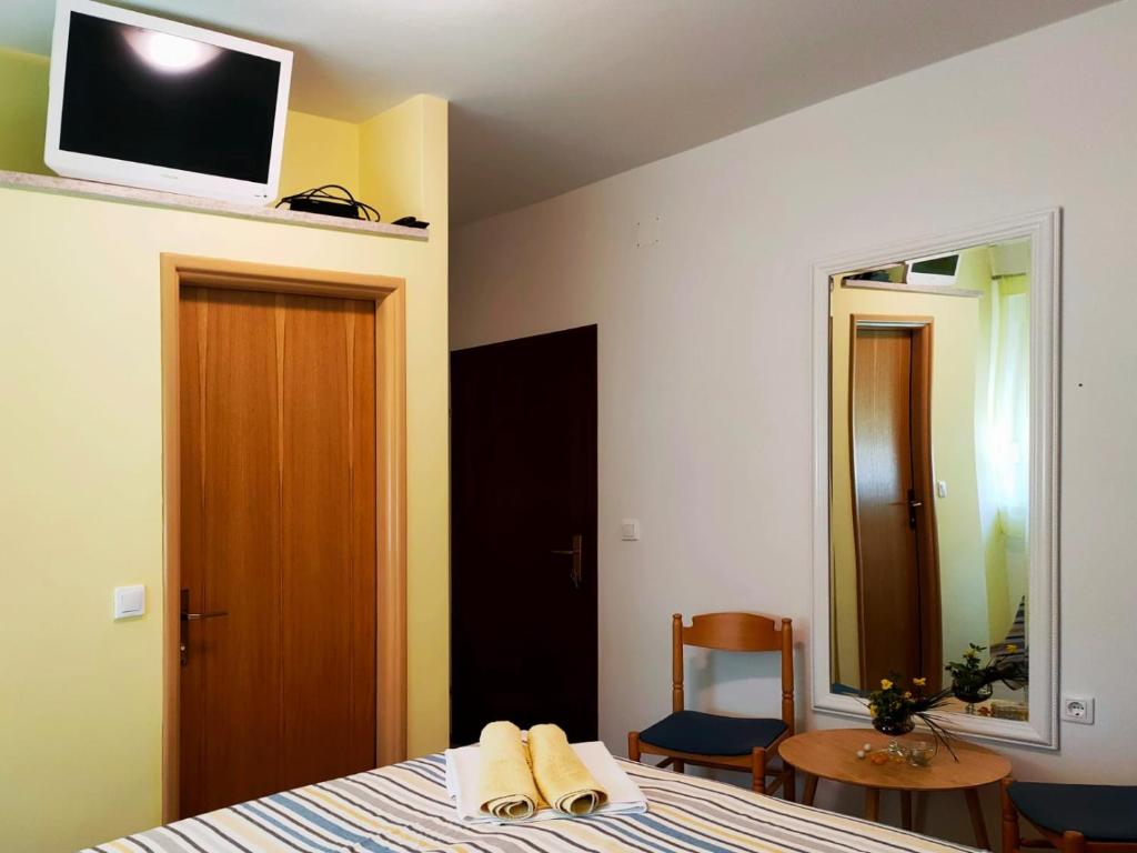TV a/nebo společenská místnost v ubytování Skajla Apartments