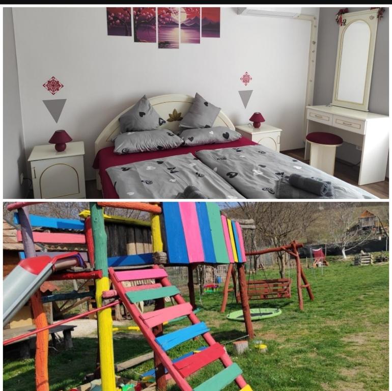 1 dormitorio con cama y parque infantil con escalera en Szofi Vendégház, en Kereki
