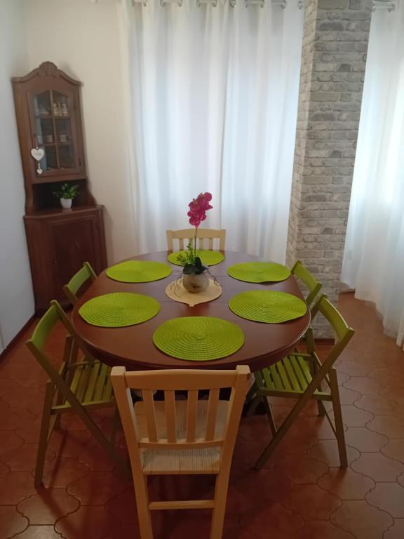 Zdjęcie z galerii obiektu Garda City Home Family Apartments w mieście Garda