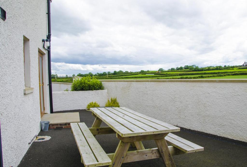 Ulster Cottages 4 miles From Portrush Bushmills Coleraine and Ballymoney - Three-Bedroom Cottage