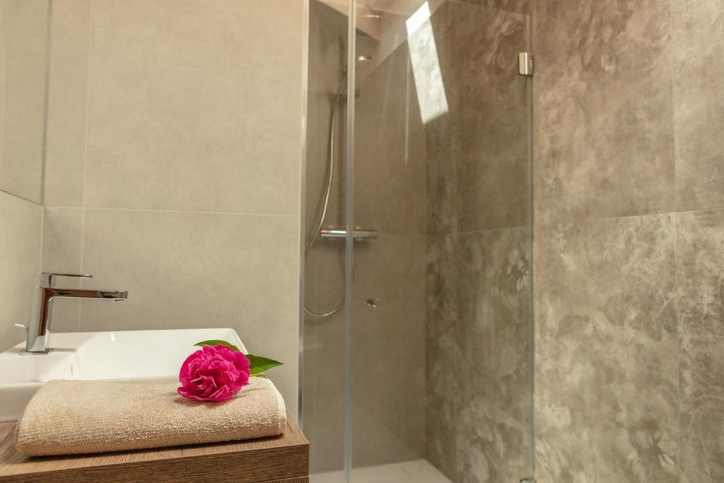 A bathroom at Agritur La Crucola