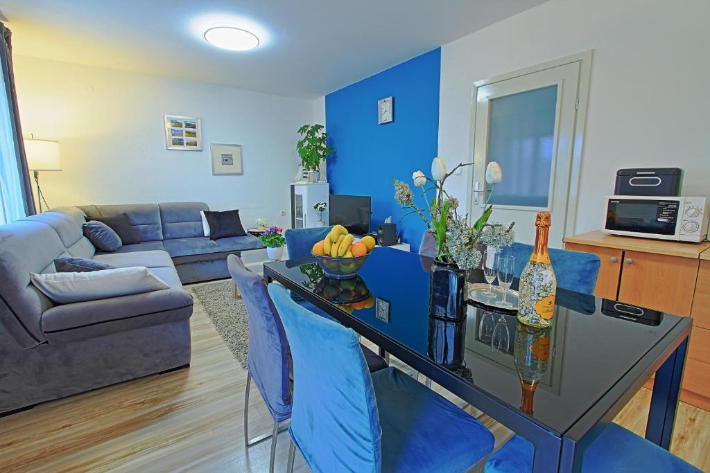 Posedenie v ubytovaní Holiday Home Sinac