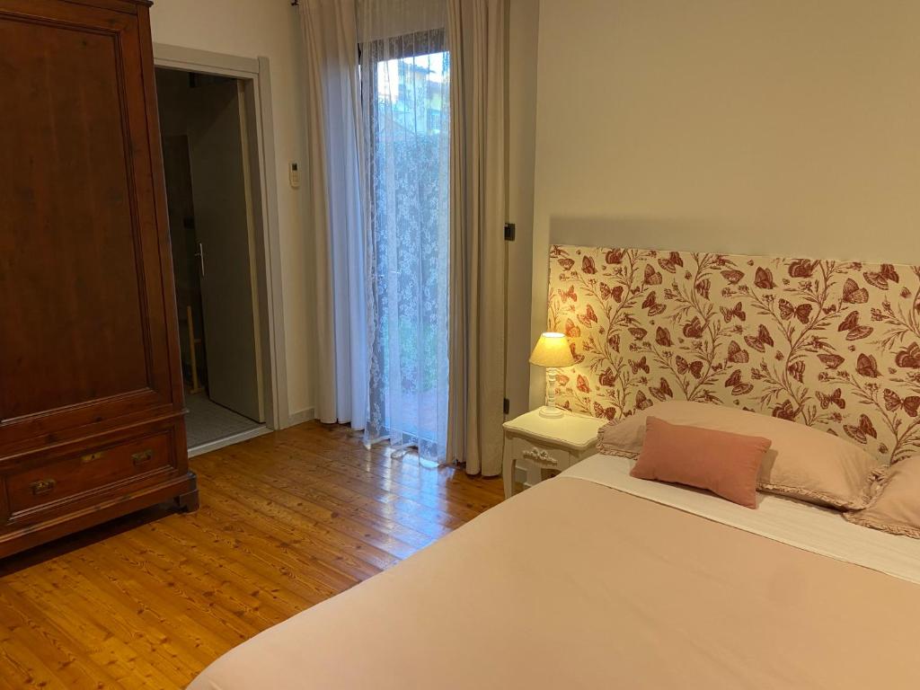Victoria House B&B - Habitación Con Cama Grande Y Vistas Al Jardín