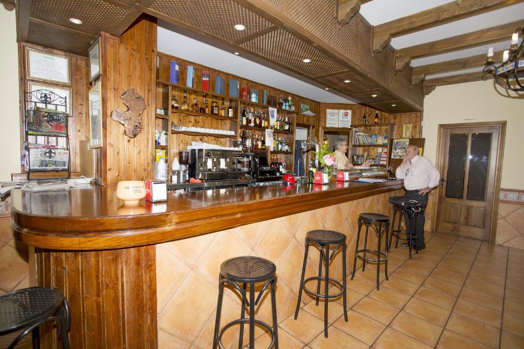 Lounge nebo bar v ubytování Hotel Rural Castúo H CC 656