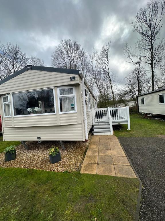 Meadows Luxury Hot Tub Breaks Tattershall, Lincolnshire (updated