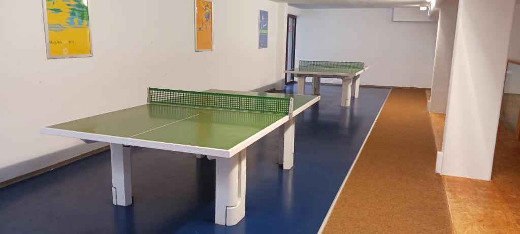 Stolní tenis v ubytování App MAJA Am Predigtstuhl nebo okolí